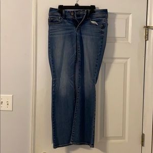 Women’s American eagle Kick Boot jeans size 6